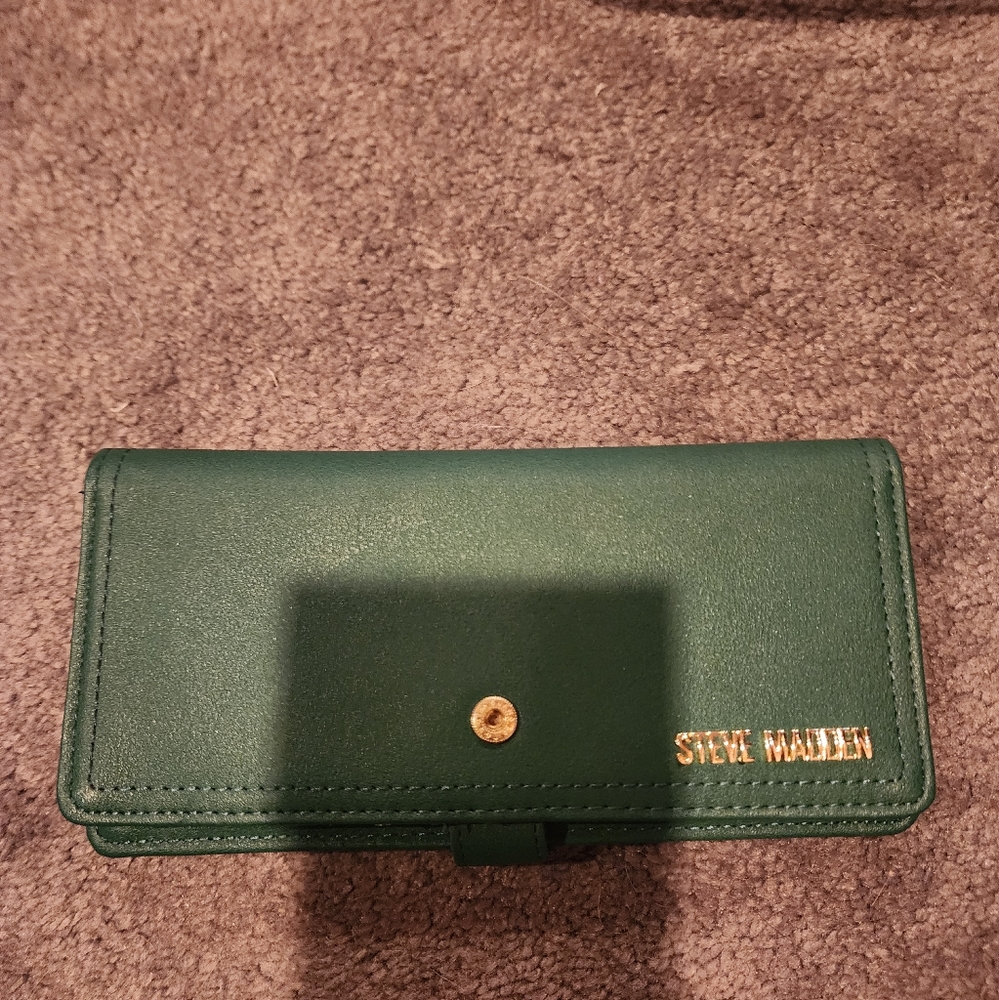 Steve Madden Wallet in green
